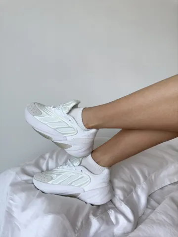 Adidas Ozelia White