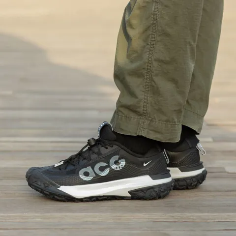 Nike Acg Mountain Fly 2 Low Black White