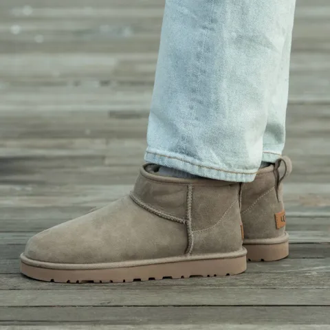 UGG Ultra Mini Olive