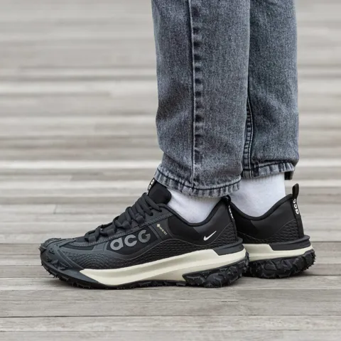Nike Acg Moutain fly Gore tex Black Beige