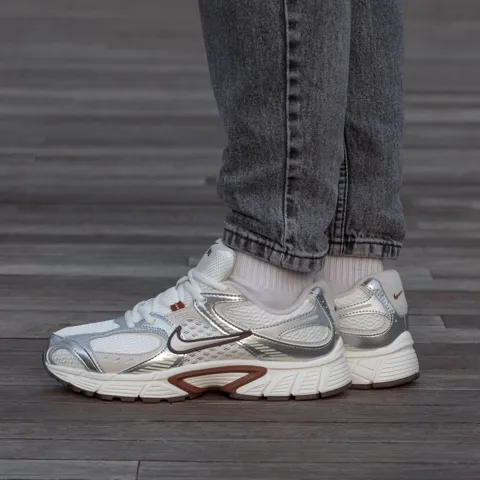 Nike V5 RNR Sky White Beige