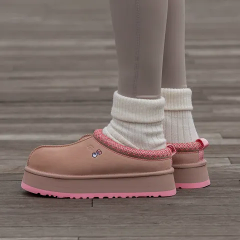 UGG Tasman Platform Love Beige