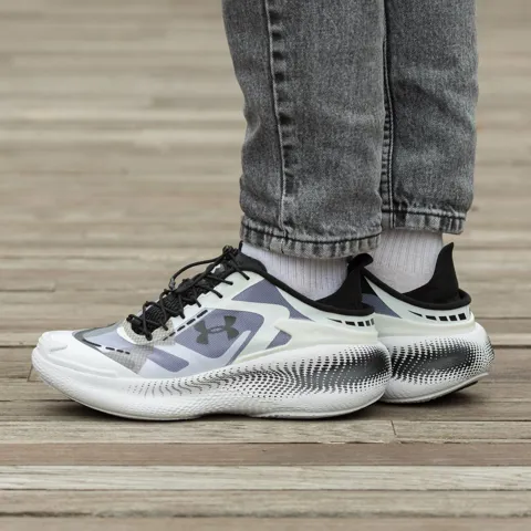 Under Armour Echo White Black