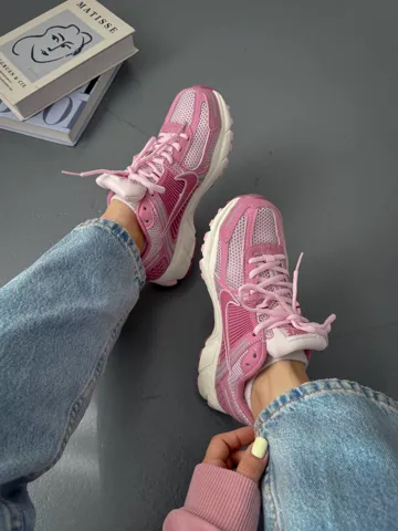 Zoom Vomero 5 Pink