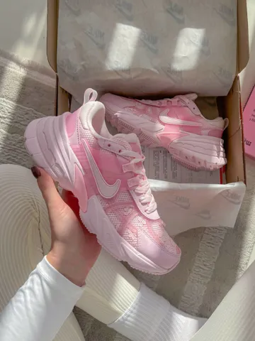 V2k Runtekk Pink Flowers