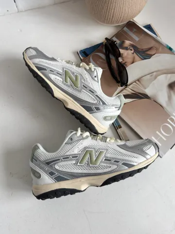 204L White/Metallic/Beige