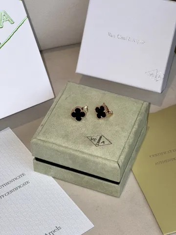 Van Cleef & Arpels Earrings Vintage Alhambra Onyx K18 Yellow Gold