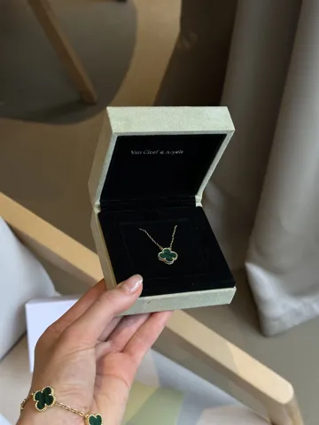 Van Cleef & Arpels Pendant Vintage Green Malachite K18 Yellow Gold