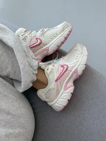 NIKE ZOOM V5 RNR | SOFT PEARL / PARTICLE PINK (2)