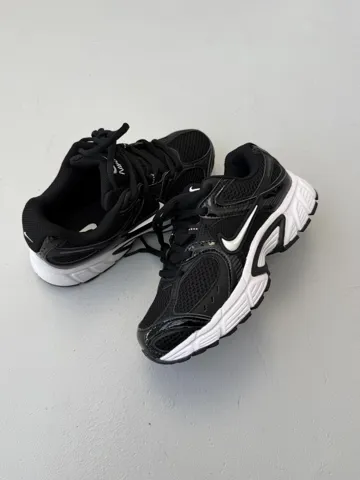 NIKE ZOOM V5 RNR | BLACK / WHITE (7)