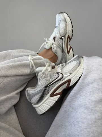 NIKE ZOOM V5 RNR | CREAM / BROWN / SILVER (8)