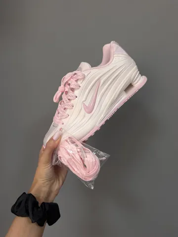 NIKE SHOX R4 | PEARL PINK / PINK FOAM (8)