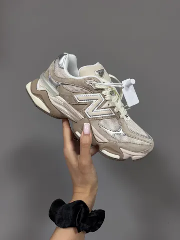NEW BALANCE 9060 | BEIGE / SILVER (7)