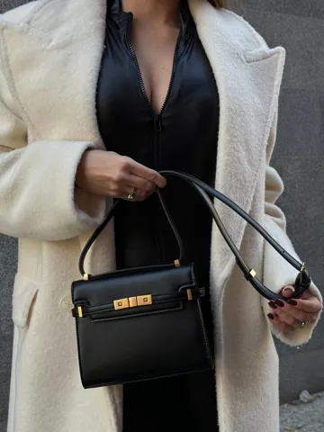Saint Laurent Manhattan Medium Leather Shoulder Bag Black