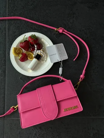Jacquemus Le Bambino Handbag With Adjustable Crossbody Pink