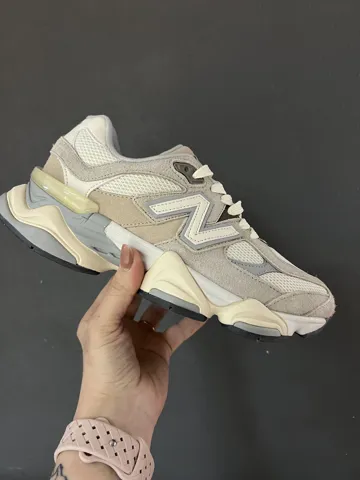 New Balance 9060 Beige