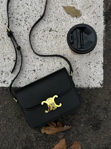 Celine Teen Triomphe Bag Black/Gold in Shiny Calfskin (Коробка оригінал)