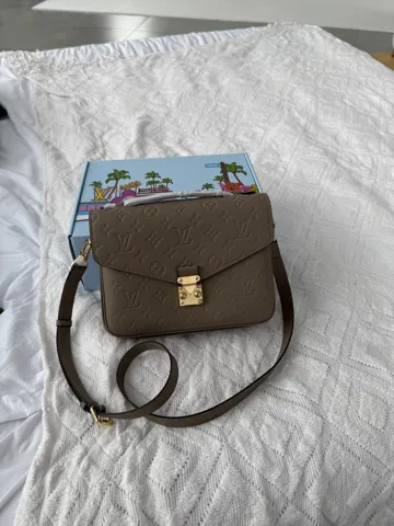 Louis Vuitton Metis